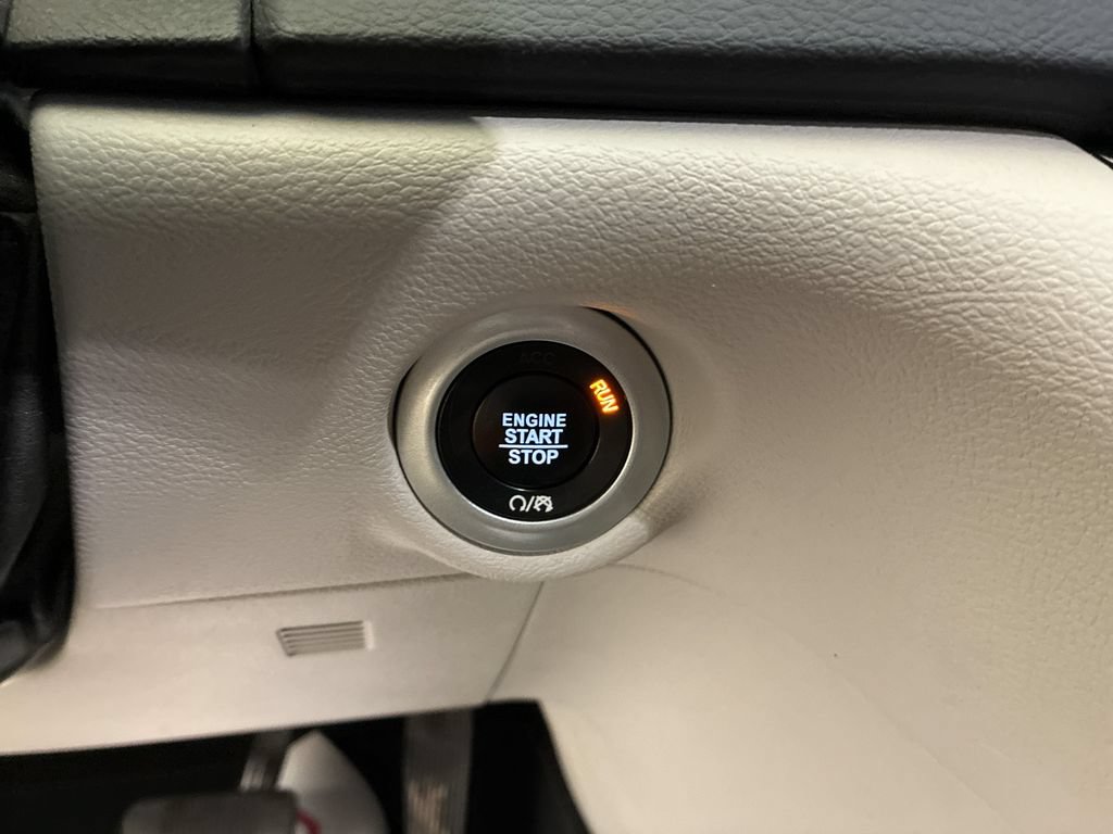 Used 2019 Chrysler Pacifica Touring-L Plus w/ Tire & Wheel Group FWD image 18