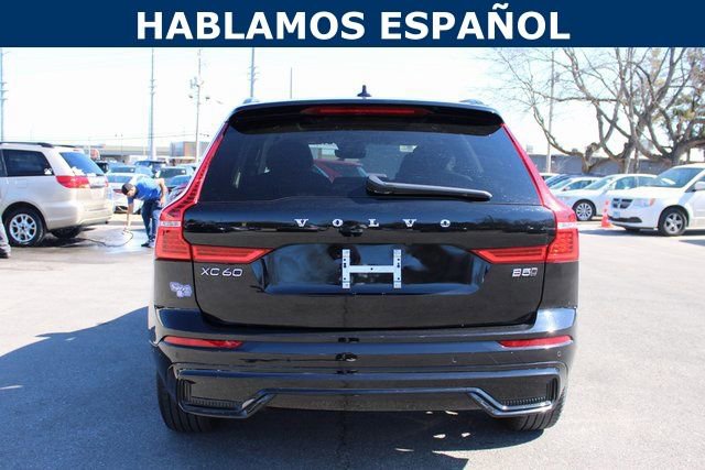 Used 2025 Volvo XC60 B5 Plus image 4