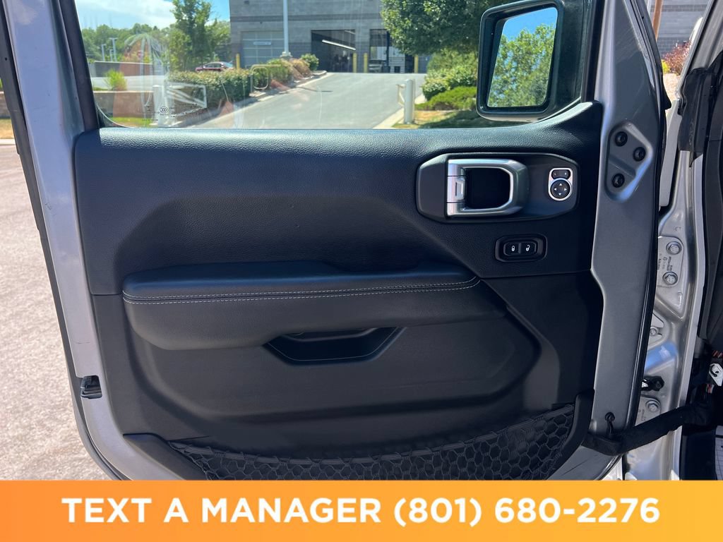 Used 2019 Jeep Wrangler Unlimited Sahara AWD/4WD image 10