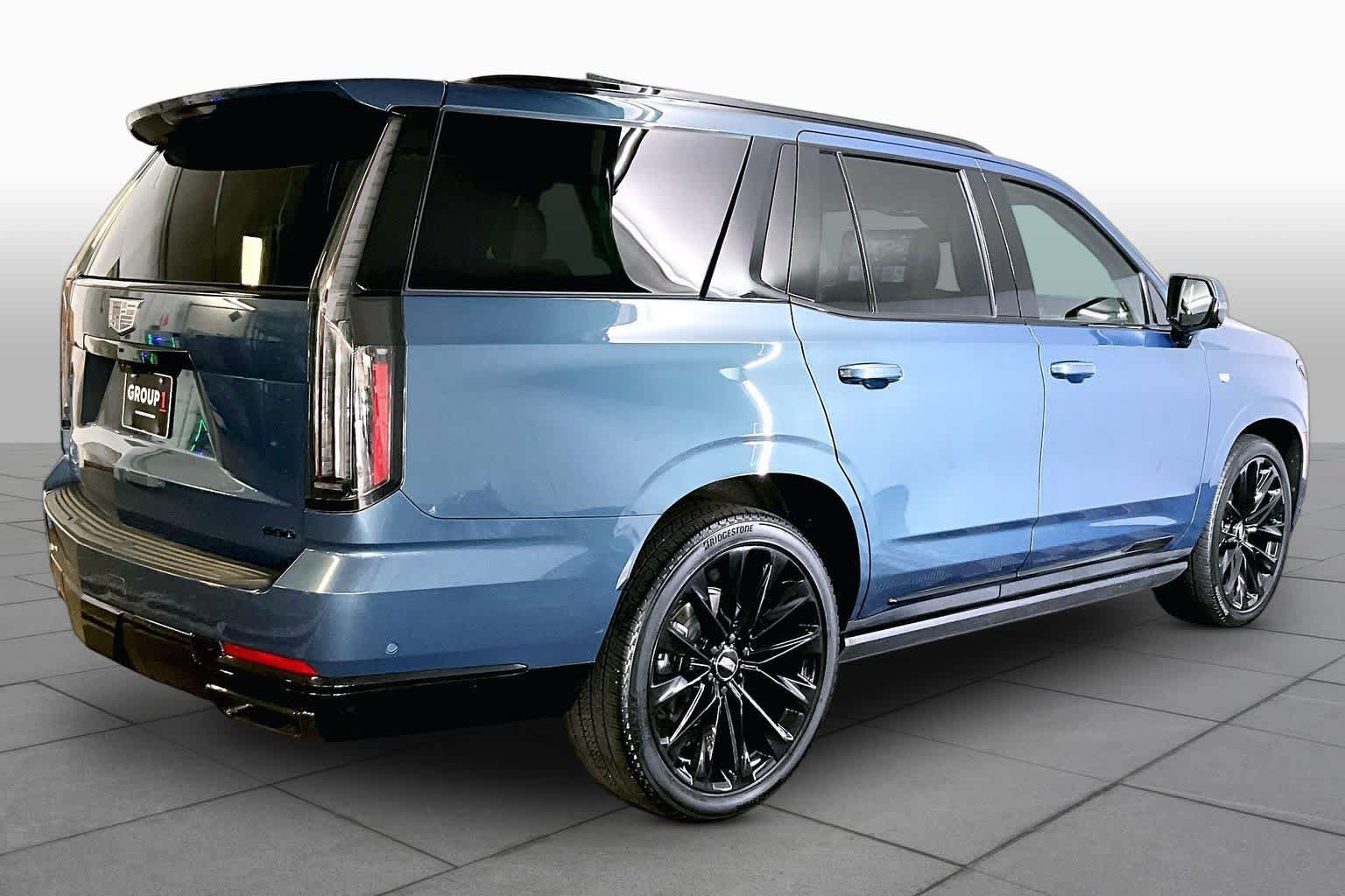 Used 2026 Cadillac Escalade Platinum Sport w/ LPO, ONYX Package AWD/4WD image 13