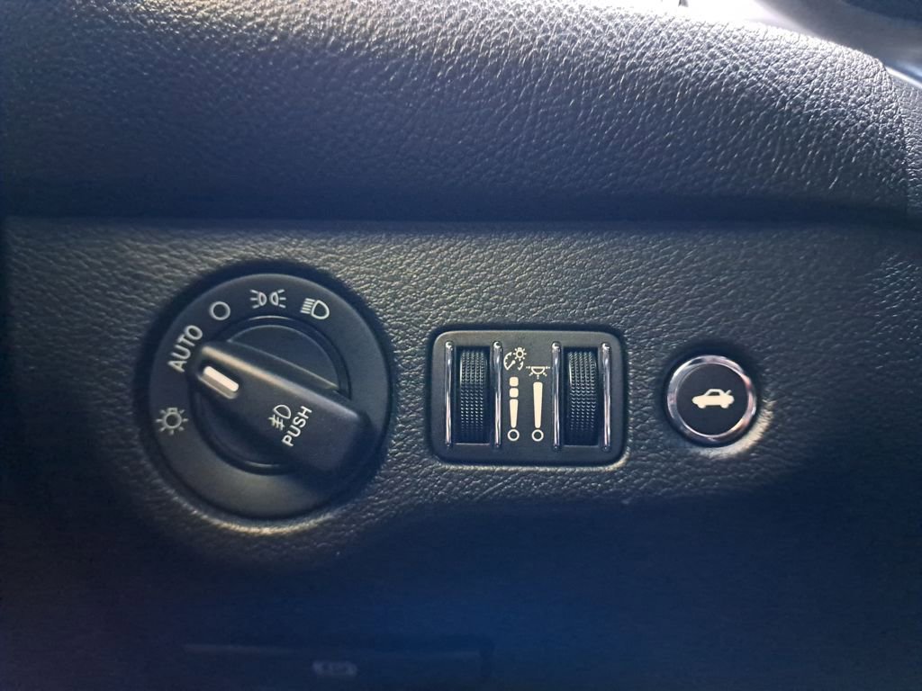 Used 2018 Dodge Challenger R/T w/ Driver Convenience Group image 22