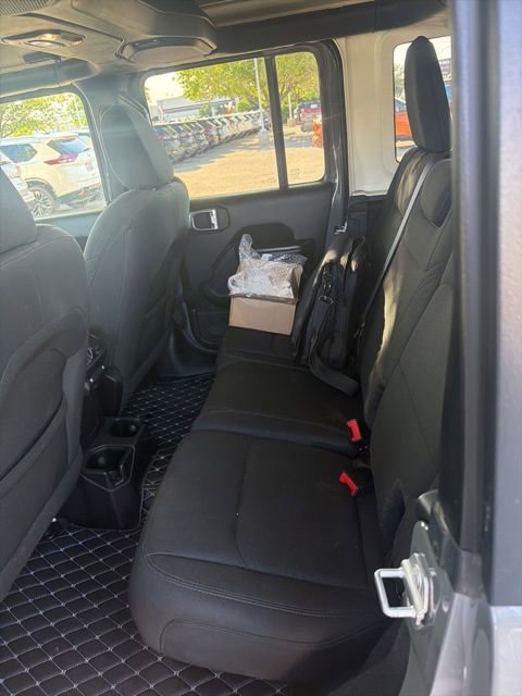 Used 2019 Jeep Wrangler Unlimited Sport S AWD/4WD image 8