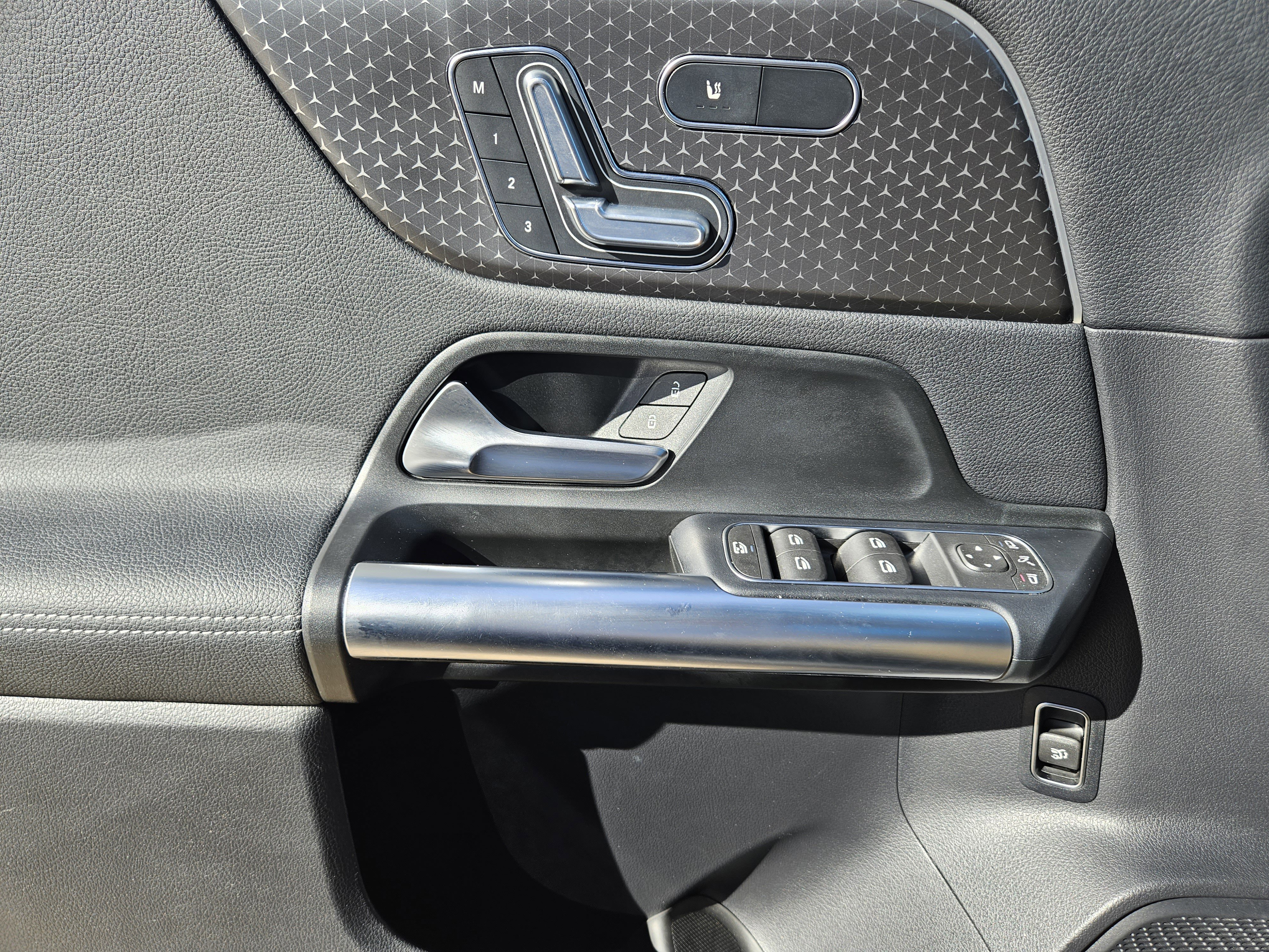 Certified 2024 Mercedes-Benz GLA 250 4MATIC image 23