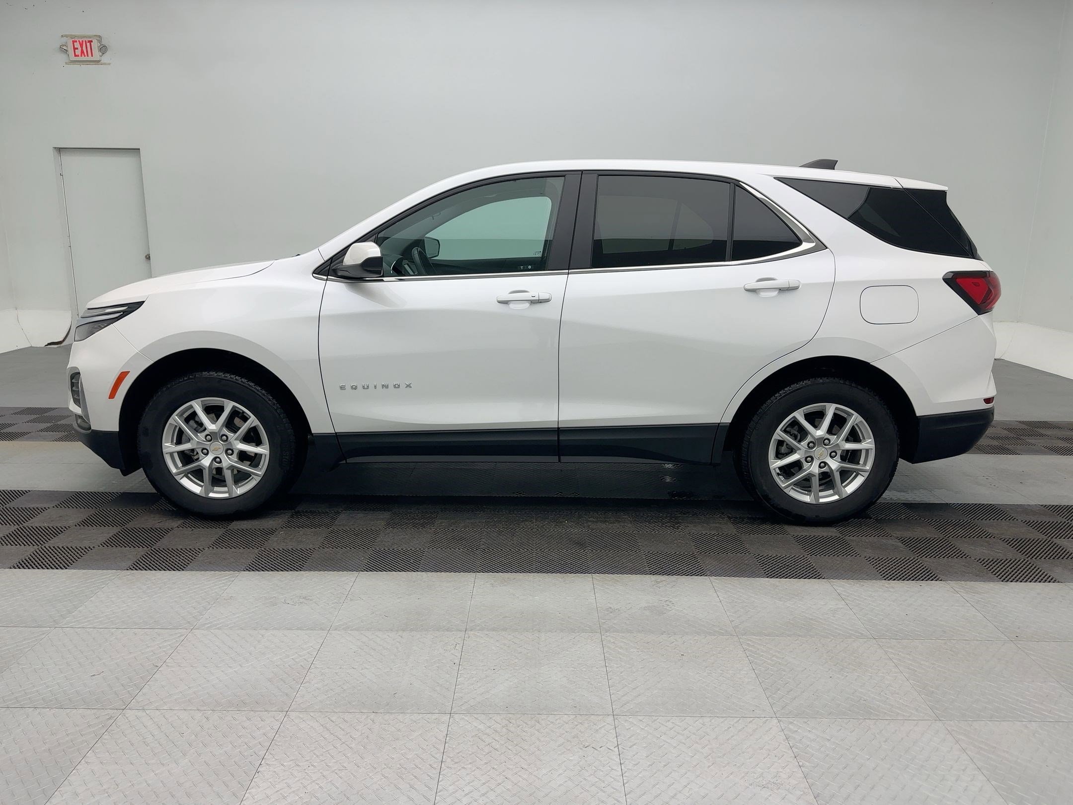 Certified 2024 Chevrolet Equinox LT image 2