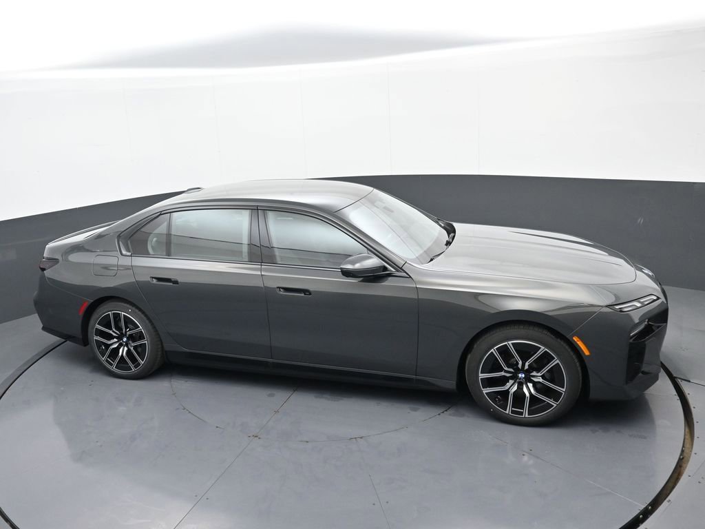 New 2026 BMW 750e xDrive image 31