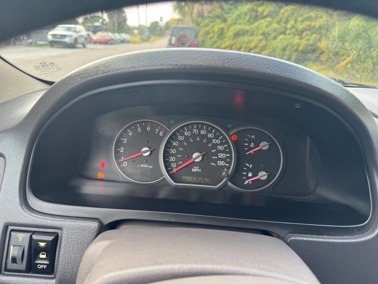 Used 2003 Kia Sedona LX image 12