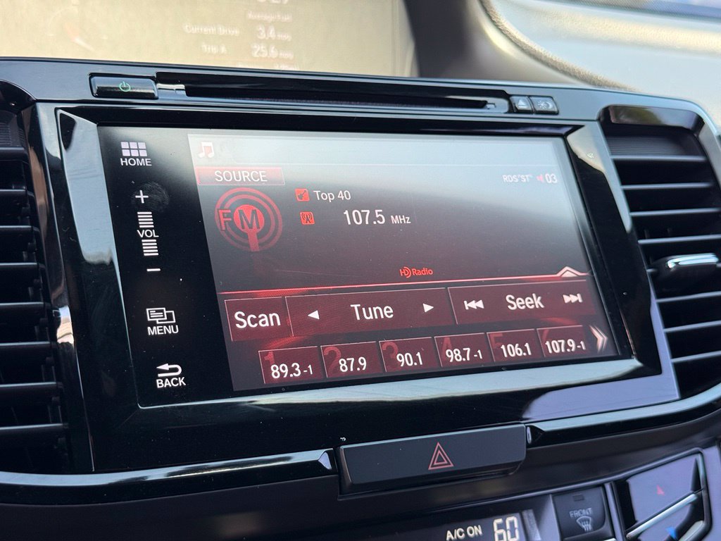 Used 2017 Honda Accord EX-L image 11