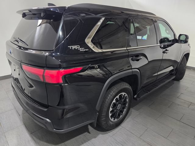 Used 2024 Toyota Sequoia SR5 w/ SR5 Premium Package AWD/4WD image 5