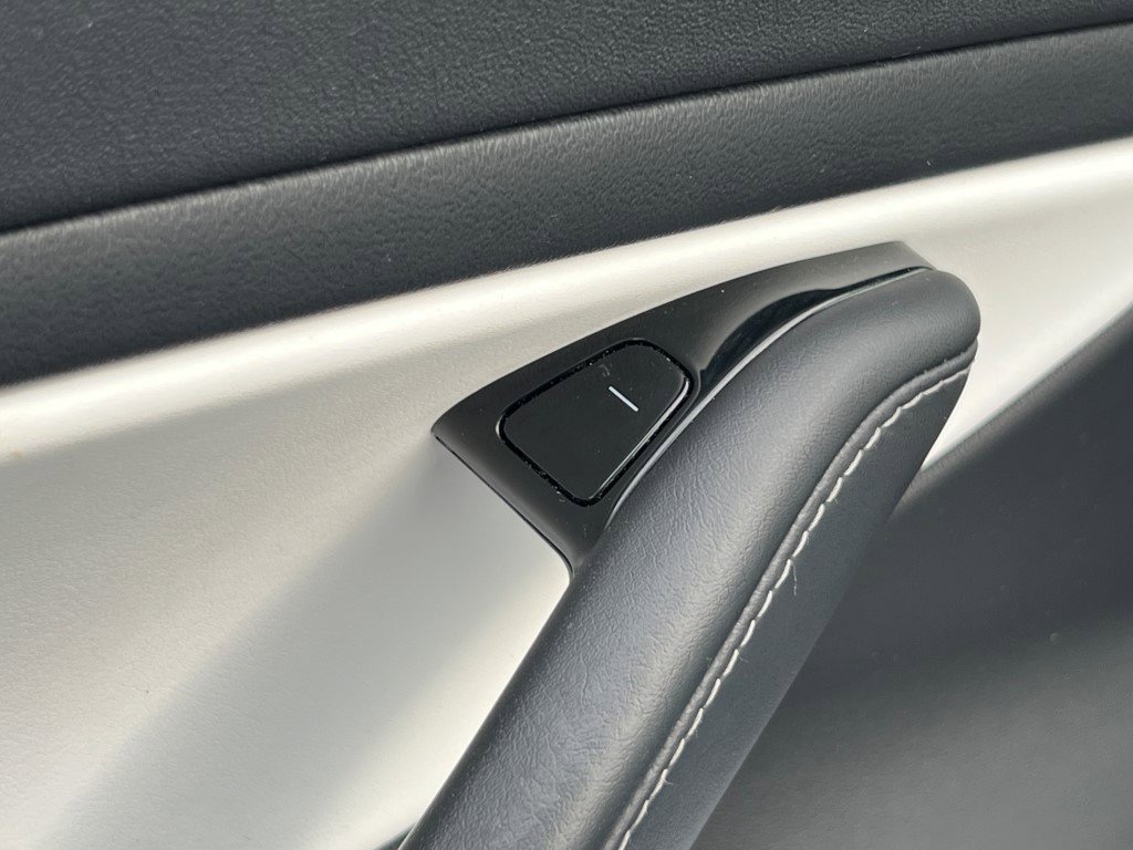 Used 2018 Tesla Model 3 Long Range image 18