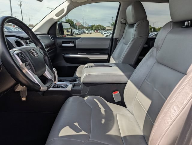 Used 2017 Toyota Tundra Limited w/ Limited Premium Package RWD image 24
