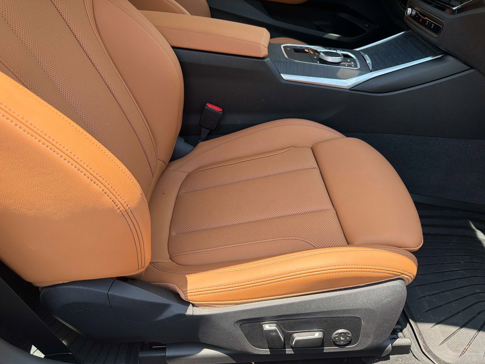 Used 2025 BMW 230i Coupe w/ Premium Package RWD image 23