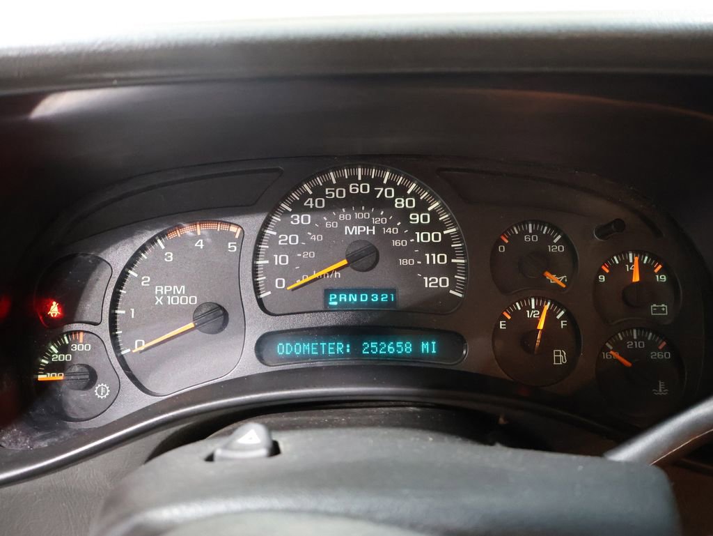 Used 2004 Chevrolet Silverado 3500 4x4 Extended Cab w/ Heavy-Duty Power Package image 32