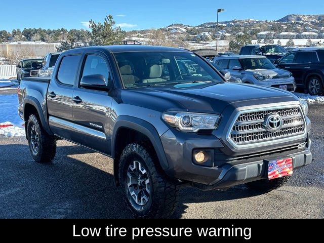 Used 2017 Toyota Tacoma TRD Off-Road image 8