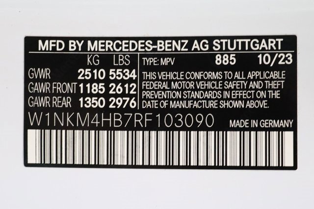 Used 2024 Mercedes-Benz GLC 300 4MATIC w/ Driver Assistance Package image 33