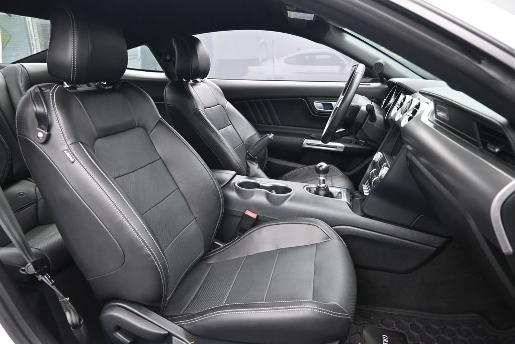 Used 2022 Ford Mustang GT Premium w/ Black Accent Package RWD image 31