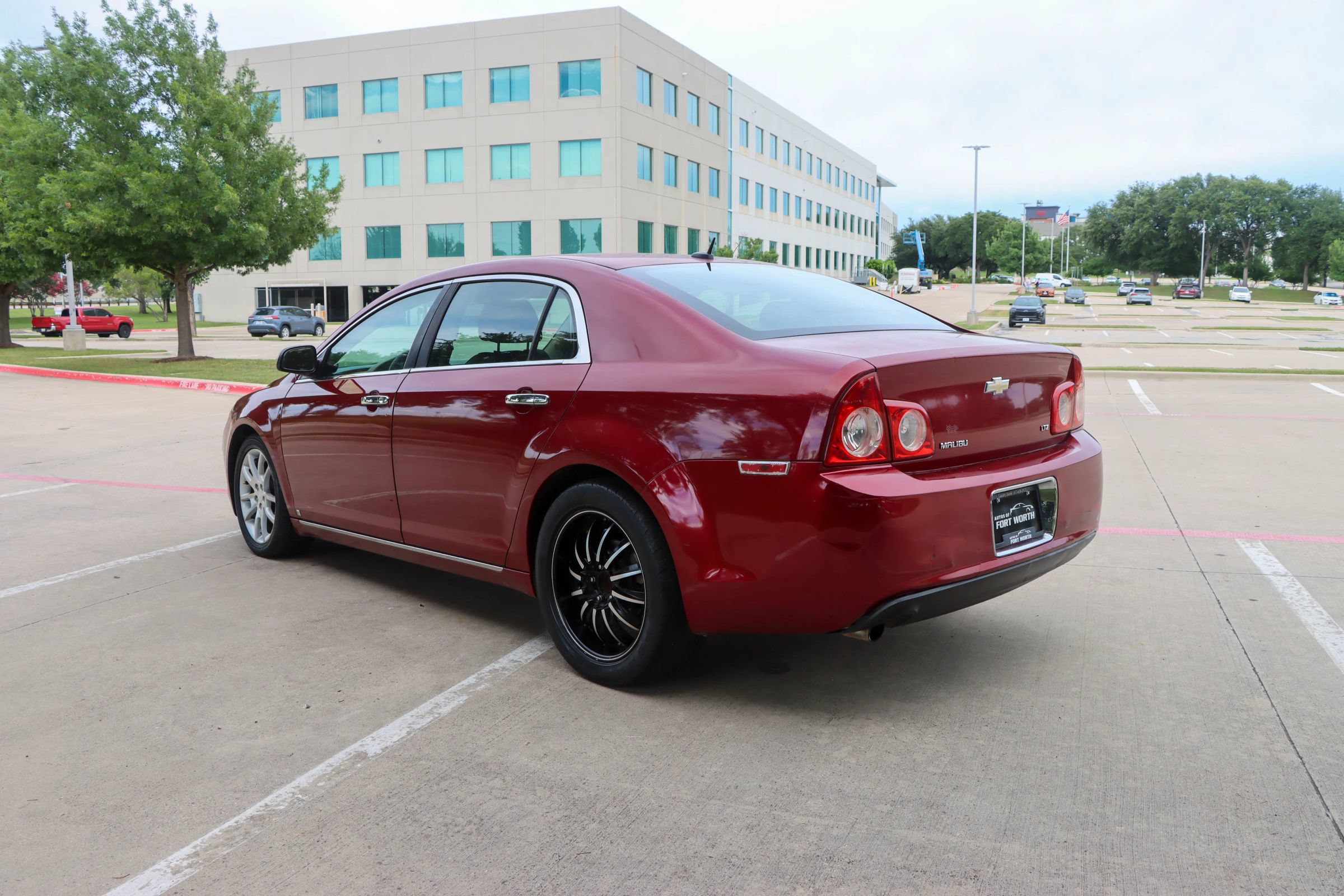 Used 2009 Chevrolet Malibu LTZ FWD image 5