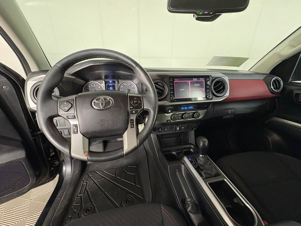 Used 2022 Toyota Tacoma SR5 w/ Technology Package RWD image 9