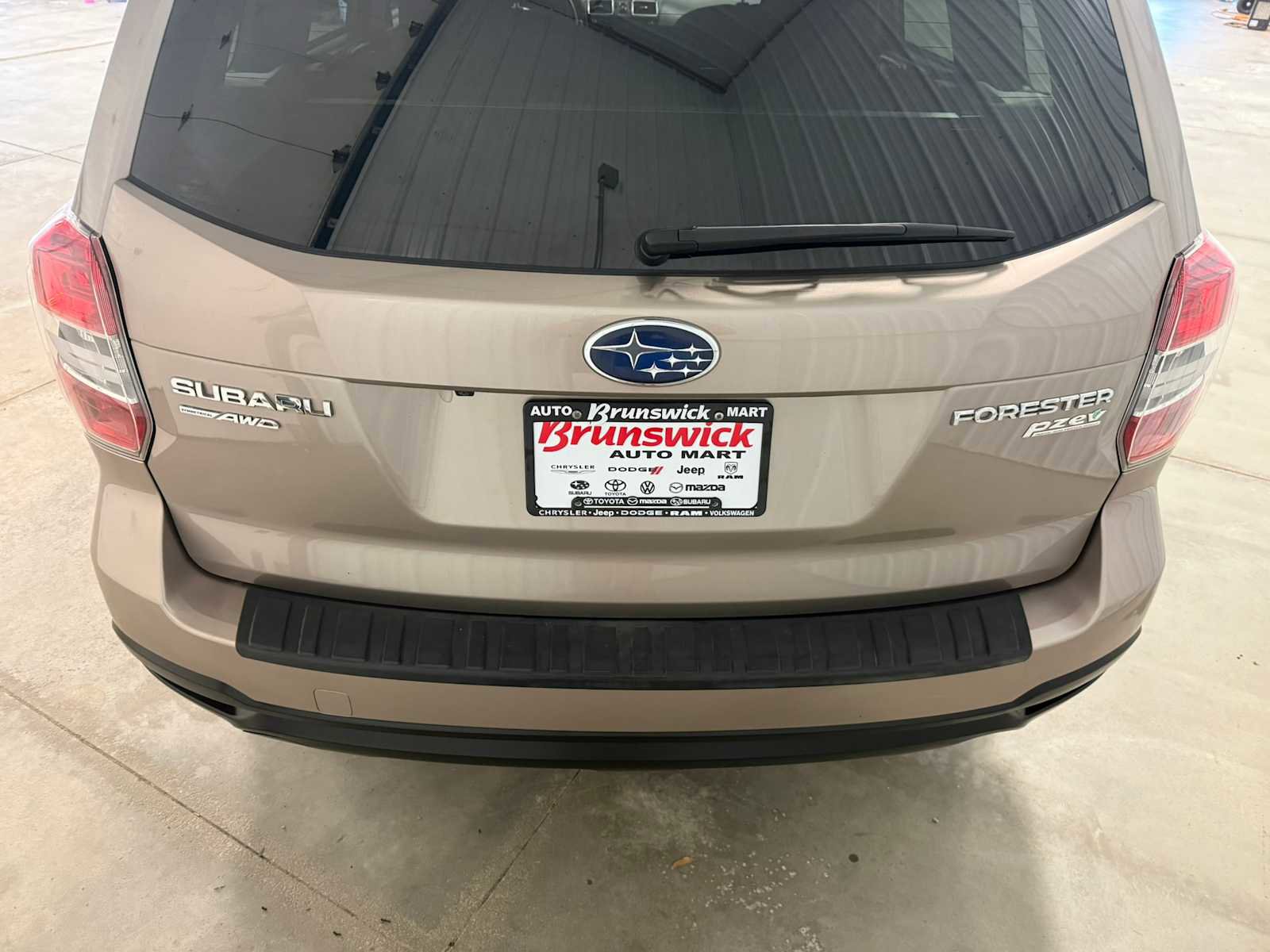 Used 2016 Subaru Forester 2.5i Premium w/ Popular Package #2 AWD/4WD image 16