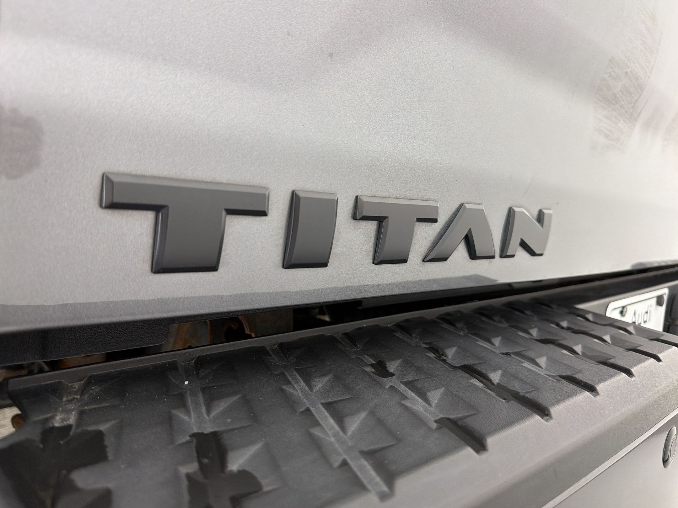 Used 2019 Nissan Titan SL w/ Midnight Edition AWD/4WD image 38