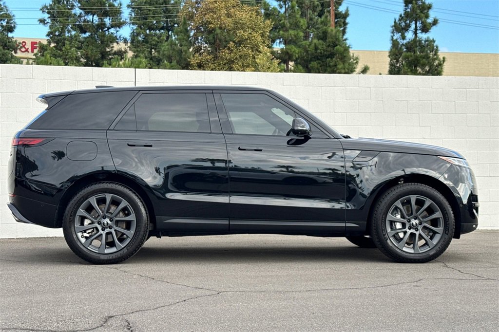 Used 2023 Land Rover Range Rover Sport SE image 6