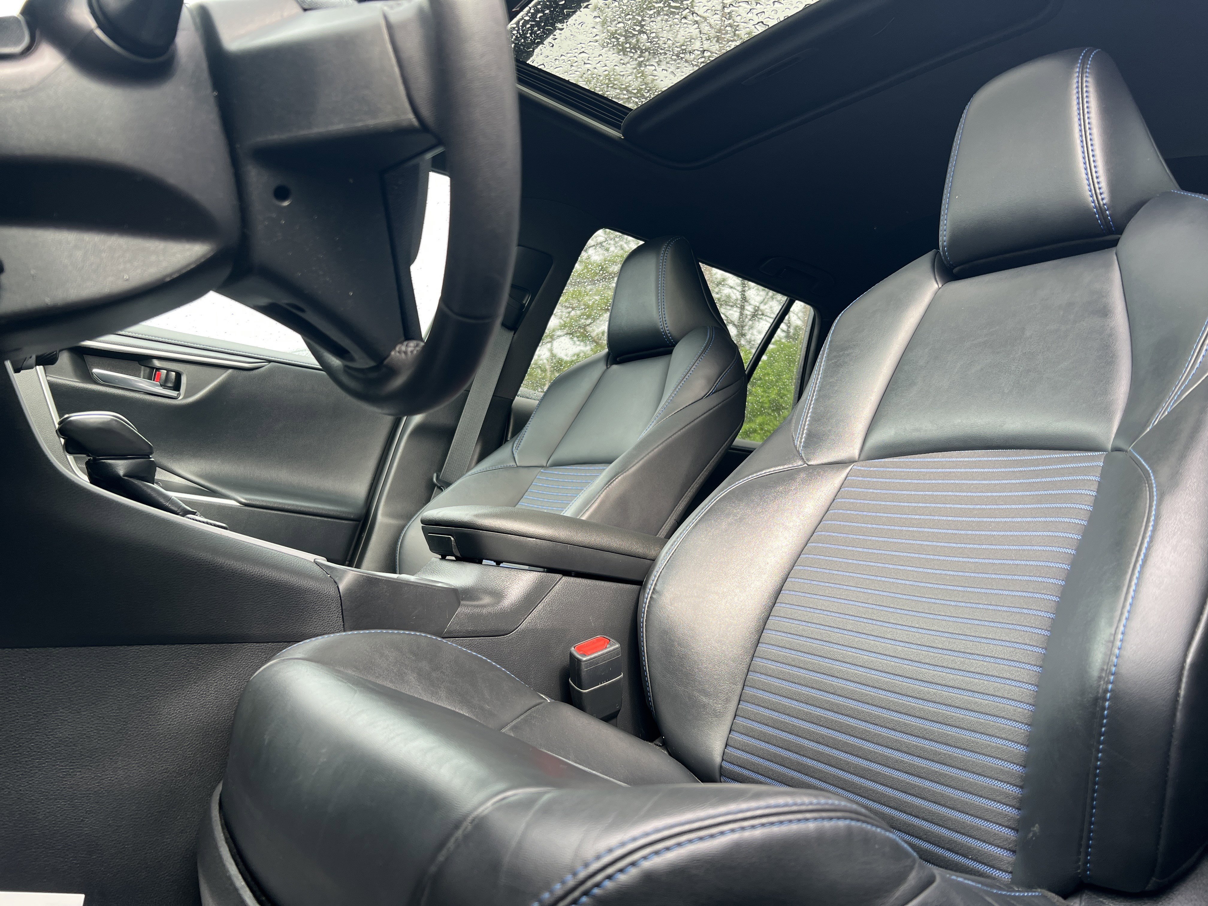 Used 2021 Toyota RAV4 XSE image 3