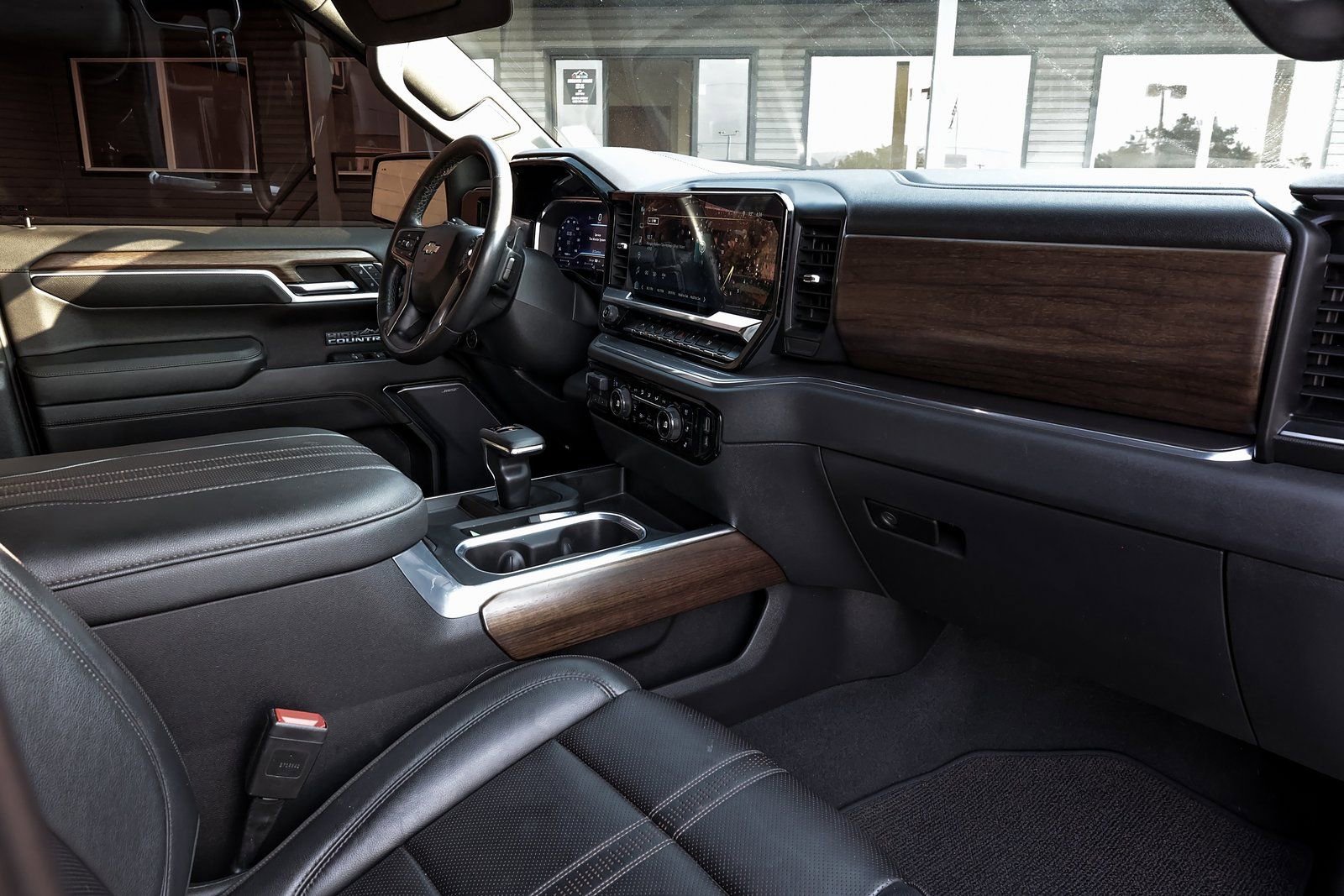 Used 2023 Chevrolet Silverado 1500 High Country image 29