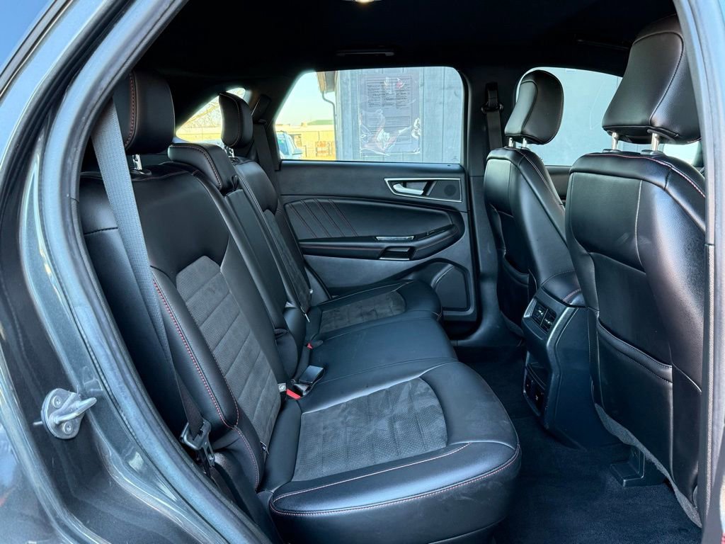 Used 2020 Ford Edge ST-Line FWD image 19