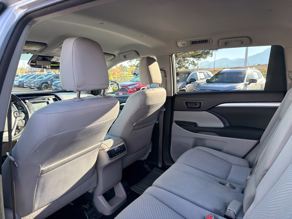 Used 2018 Toyota Highlander LE w/ Protection Package #3 AWD/4WD image 22