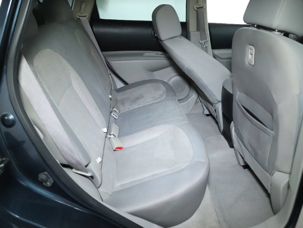 Used 2014 Nissan Rogue S w/ Convenience Package AWD/4WD image 31