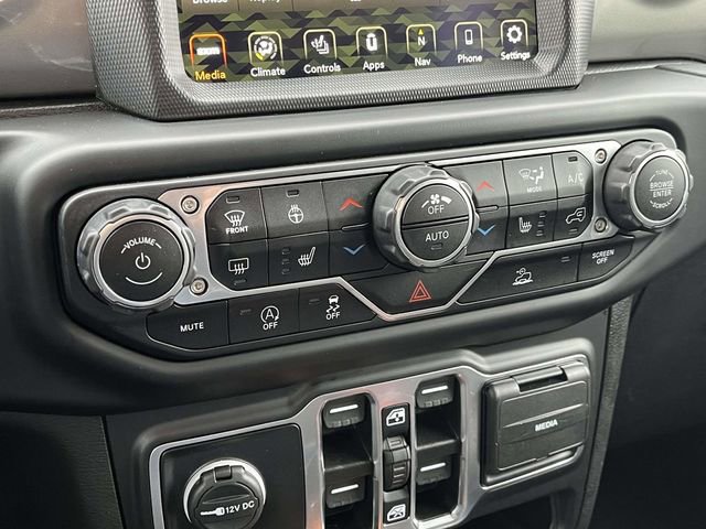 Used 2023 Jeep Wrangler Sahara w/ Cold Weather Group image 31