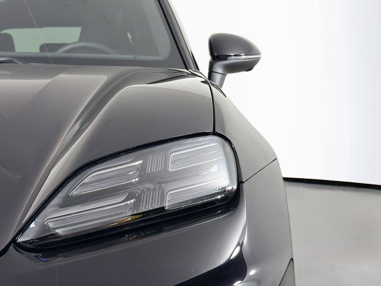 Certified 2026 Porsche Macan Electric RWD image 15