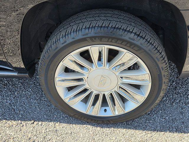 Used 2018 Cadillac Escalade ESV Platinum image 34