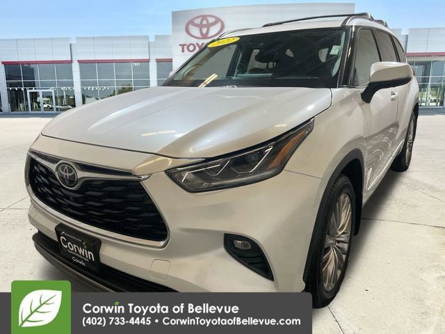 Used 2022 Toyota Highlander Platinum image 4