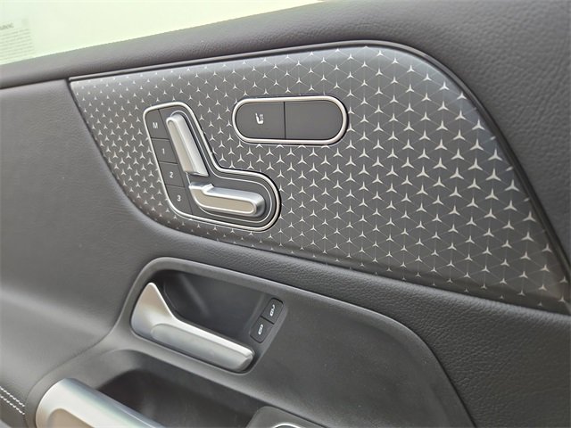 New 2026 Mercedes-Benz GLB 250 4MATIC image 22