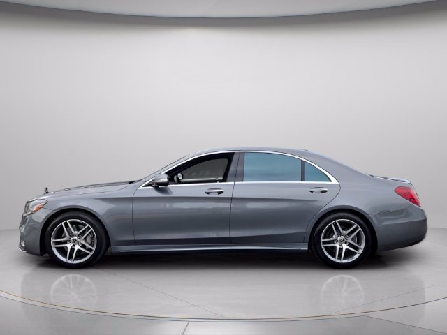 Used 2020 Mercedes-Benz S 560 4MATIC Sedan w/ AMG Line Exterior image 3