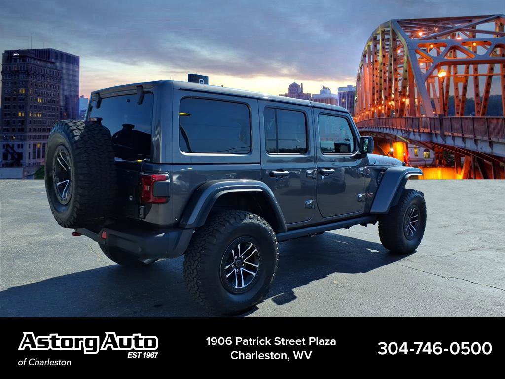 Used 2025 Jeep Wrangler Unlimited Rubicon AWD/4WD image 3