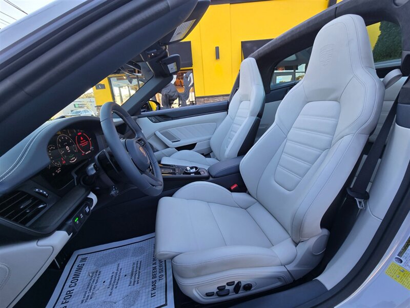 Used 2026 Porsche 911 Targa 4 GTS AWD/4WD image 19