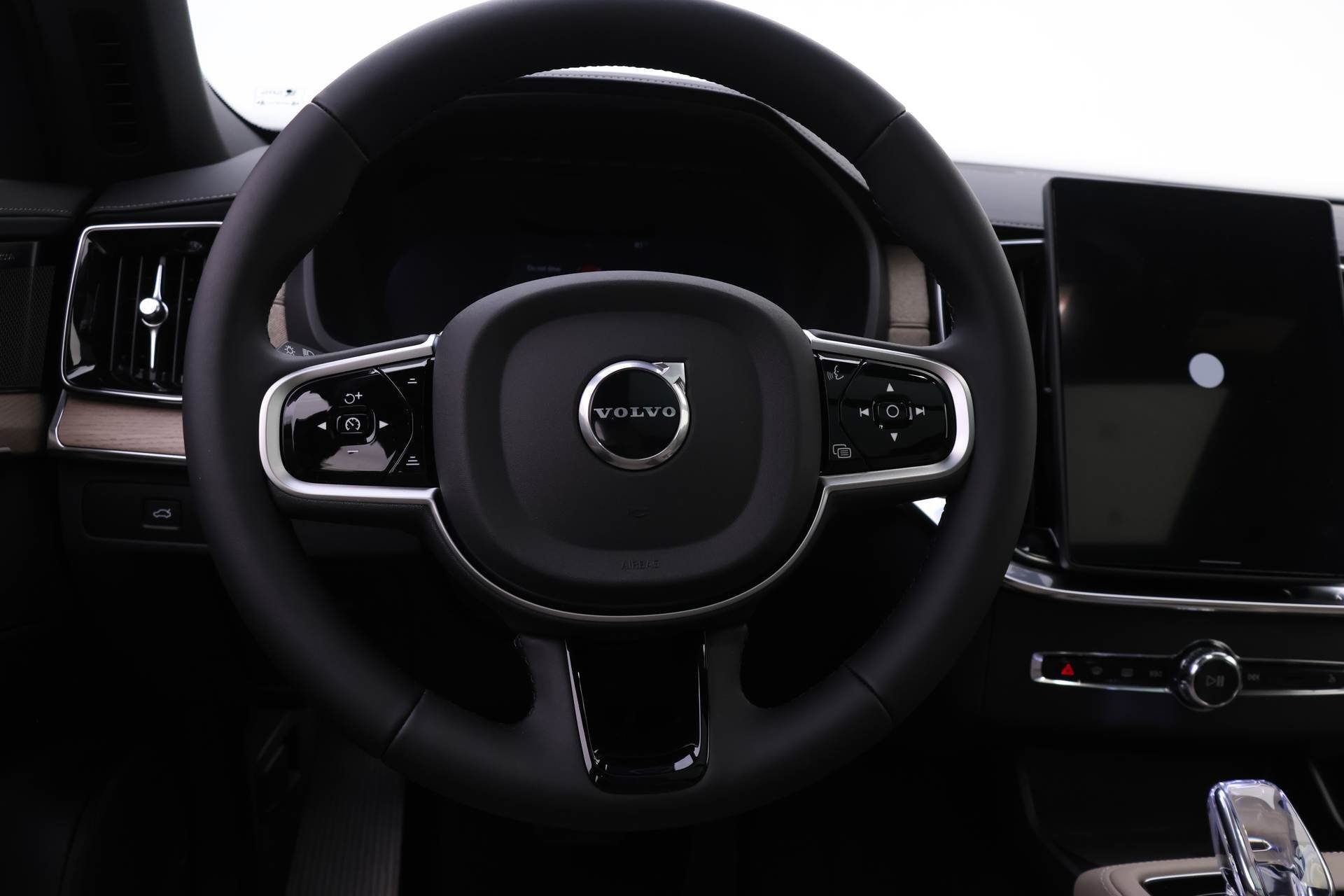New 2026 Volvo XC90 B6 Ultra w/ Protection Package Premier image 13