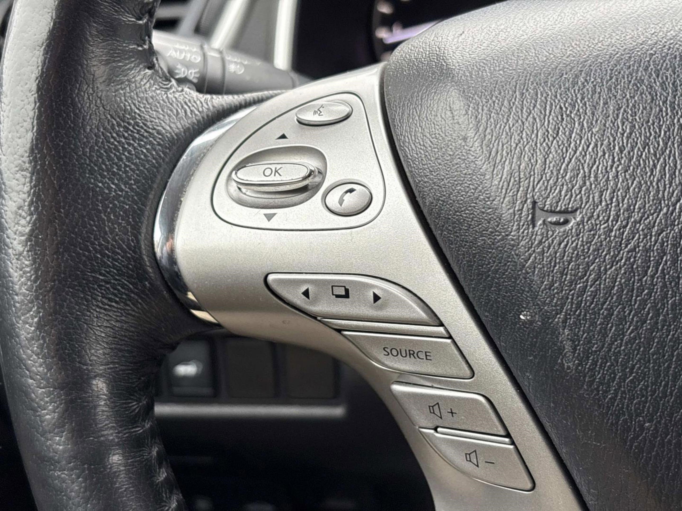 Used 2018 Nissan Murano SL w/ Moonroof Package image 30