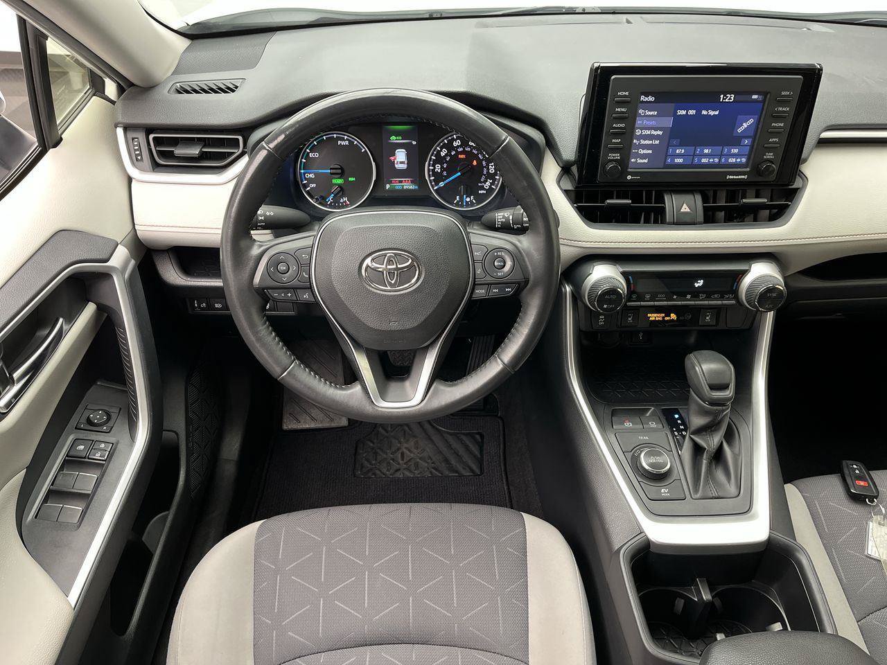 Used 2022 Toyota RAV4 XLE w/ XLE Grade Weather Package AWD/4WD image 12