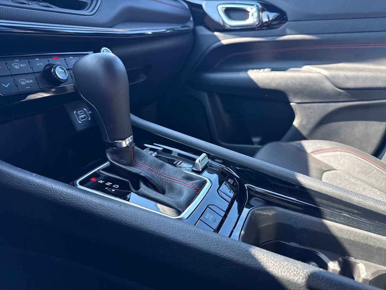 Used 2024 Jeep Compass Trailhawk image 19