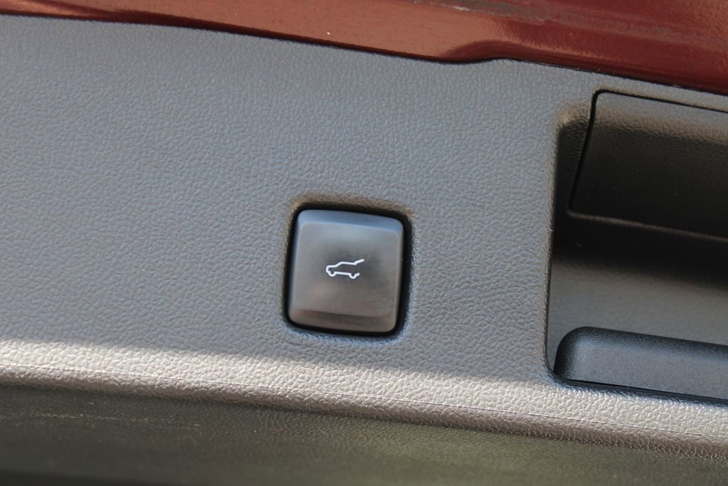 Used 2021 Ford Escape Titanium w/ Class II Trailer Tow Package image 28