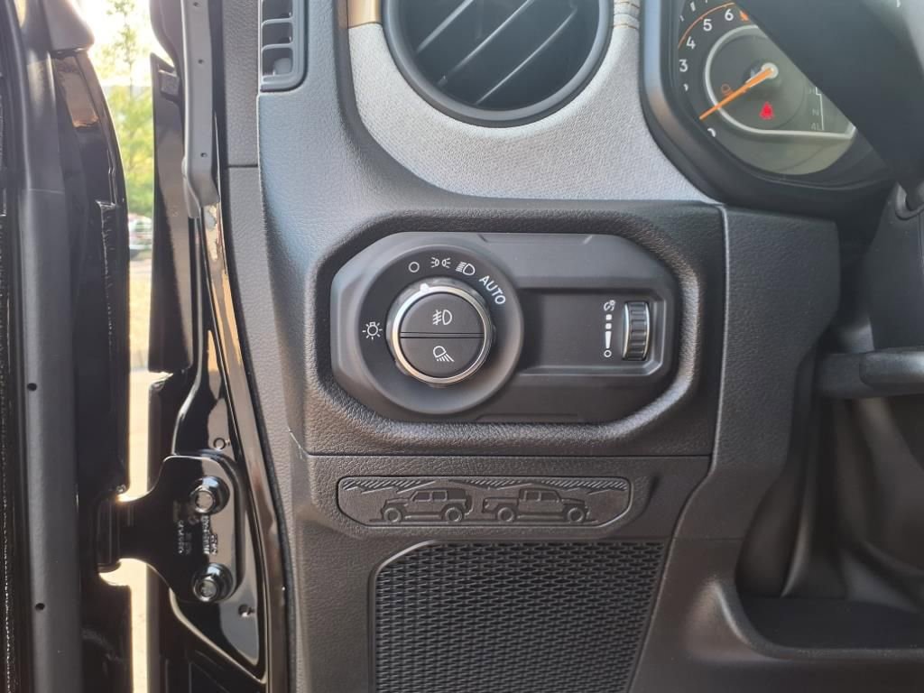 New 2025 Jeep Gladiator Sport image 20