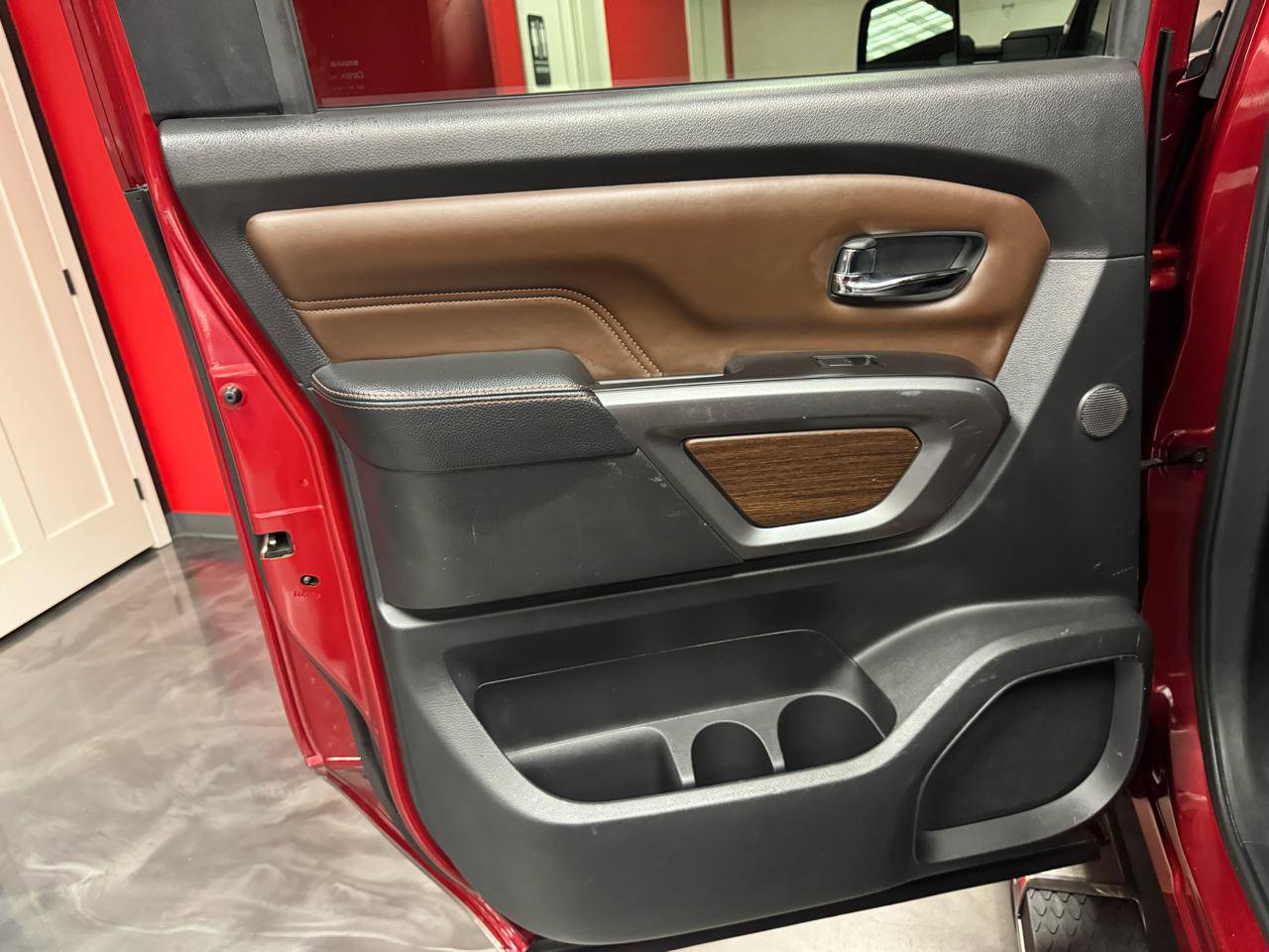 Used 2019 Nissan Titan Platinum Reserve AWD/4WD image 26