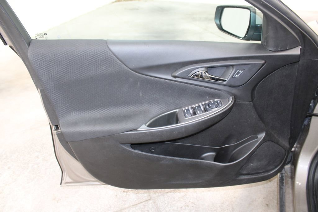 Used 2024 Chevrolet Malibu LT image 17