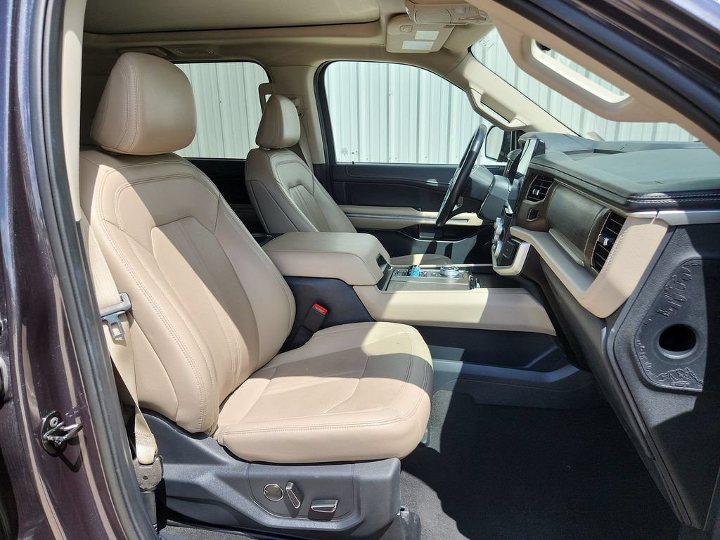 Used 2024 Ford Expedition Limited RWD image 18