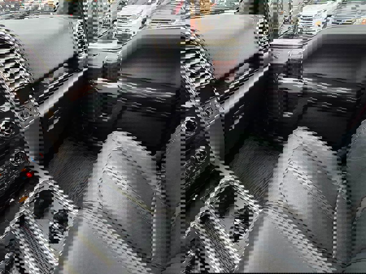 Used 2015 Ford F150 Platinum w/ Equipment Group 701A Luxury image 50