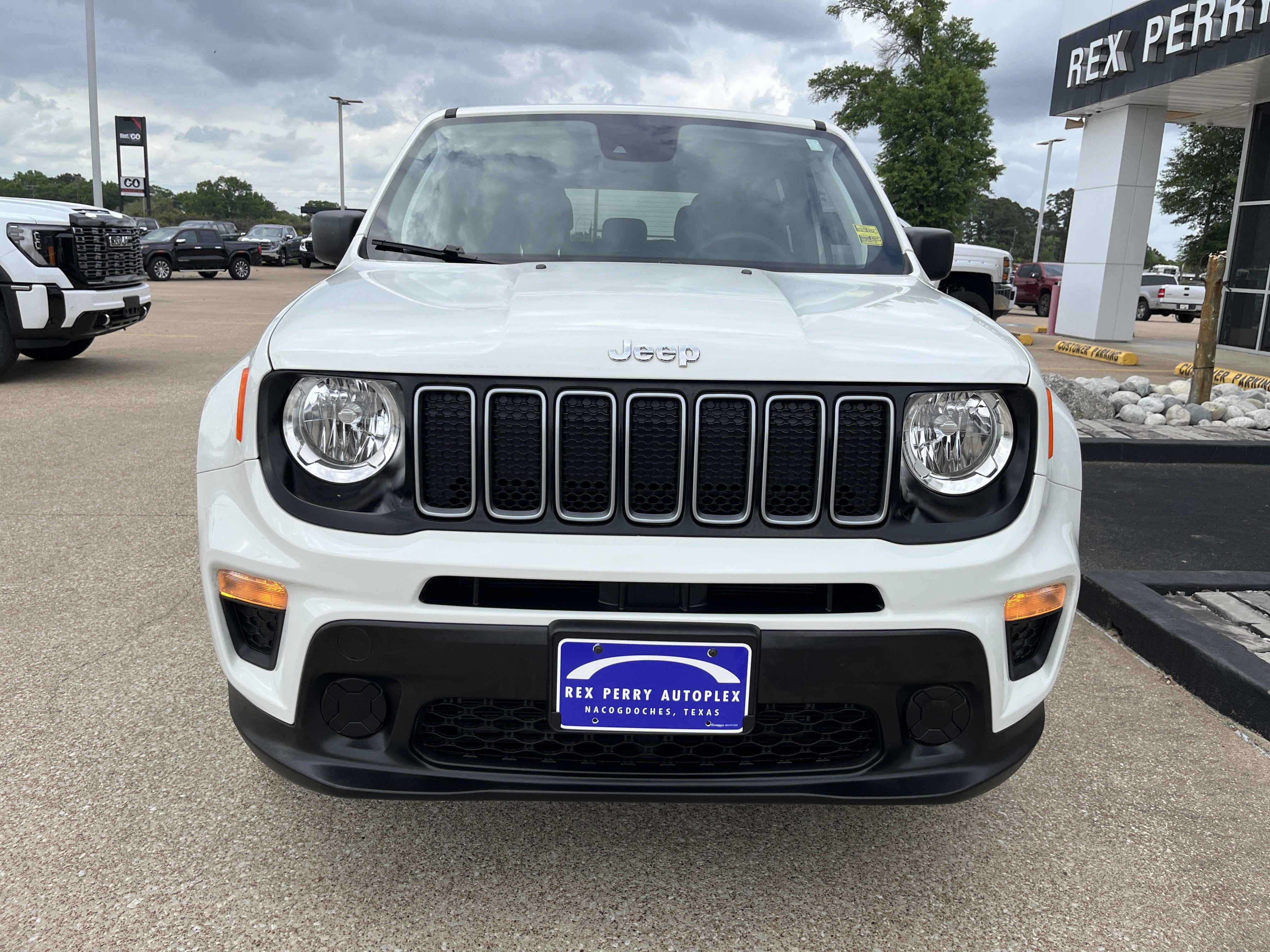 Used 2023 Jeep Renegade Latitude AWD/4WD image 28