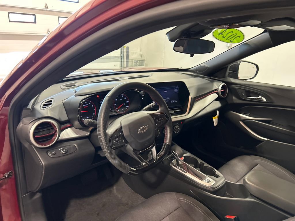 Used 2024 Chevrolet Trax RS w/ Driver Confidence Package image 16