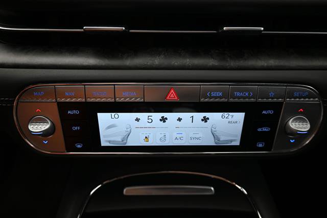Used 2025 Genesis G90 3.5T AWD/4WD image 14